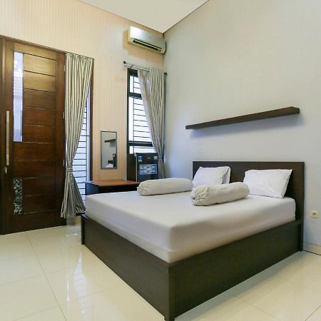 Oyo Life 3520 Indoniaga Palace Tangerang Ngoại thất bức ảnh