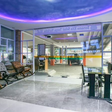 Oyo Life 3520 Indoniaga Palace Tangerang Ngoại thất bức ảnh