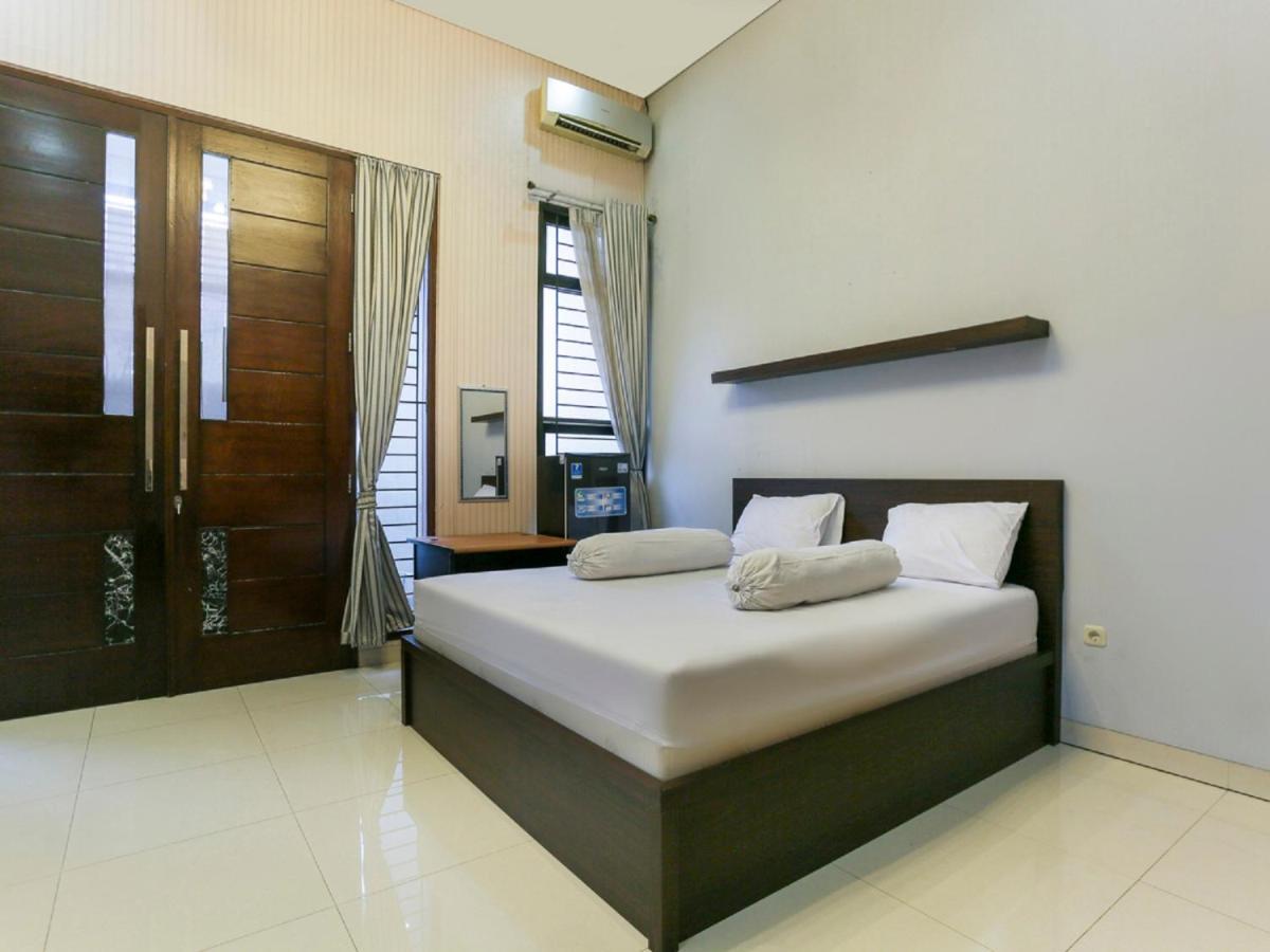 Oyo Life 3520 Indoniaga Palace Tangerang Ngoại thất bức ảnh