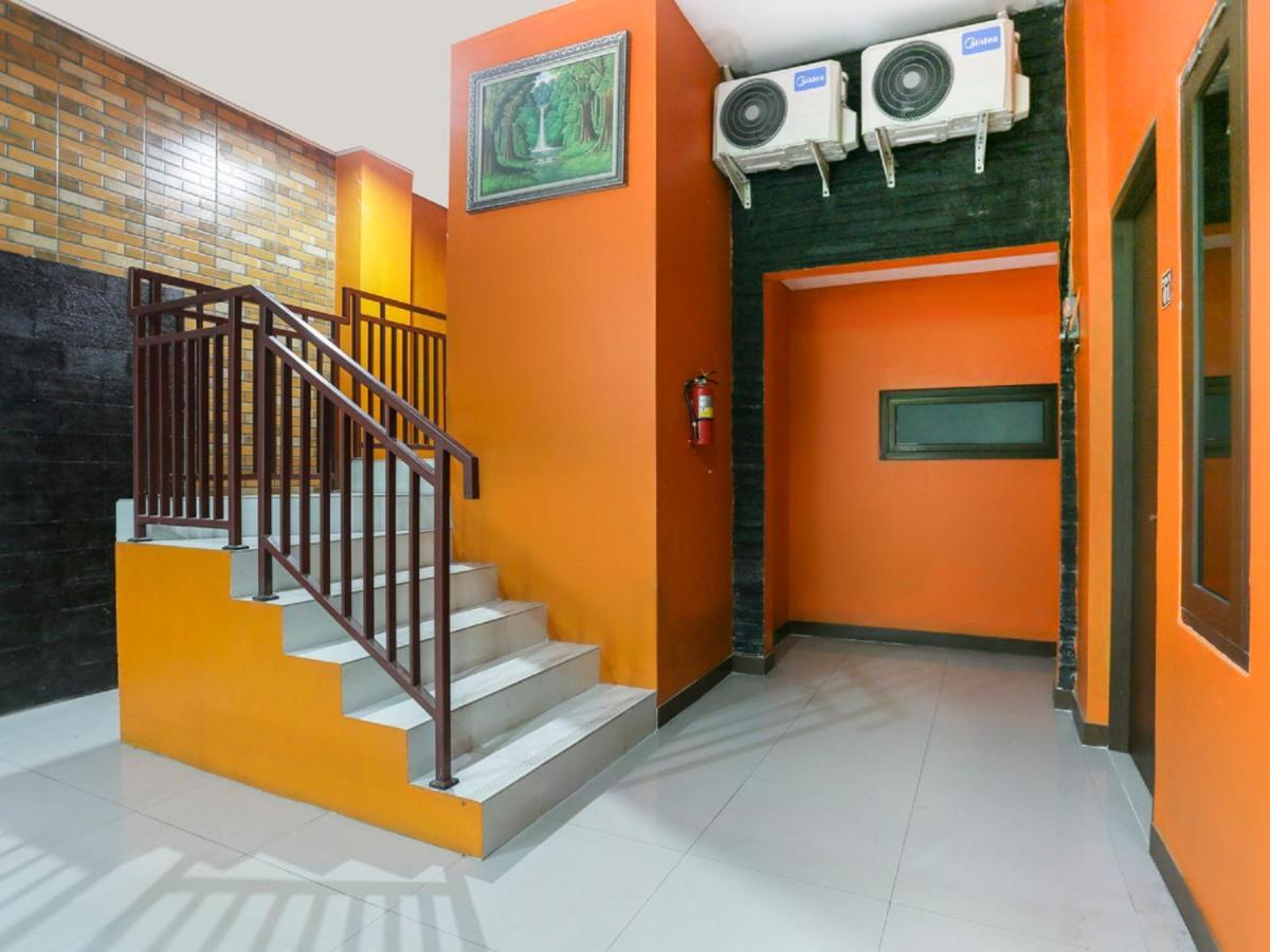Oyo Life 3520 Indoniaga Palace Tangerang Ngoại thất bức ảnh