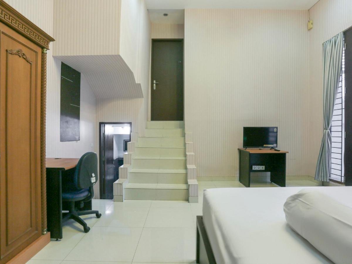 Oyo Life 3520 Indoniaga Palace Tangerang Ngoại thất bức ảnh