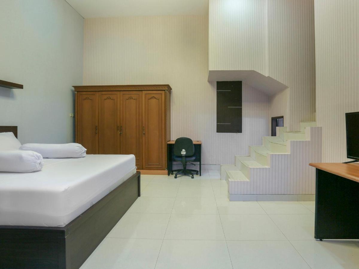 Oyo Life 3520 Indoniaga Palace Tangerang Ngoại thất bức ảnh