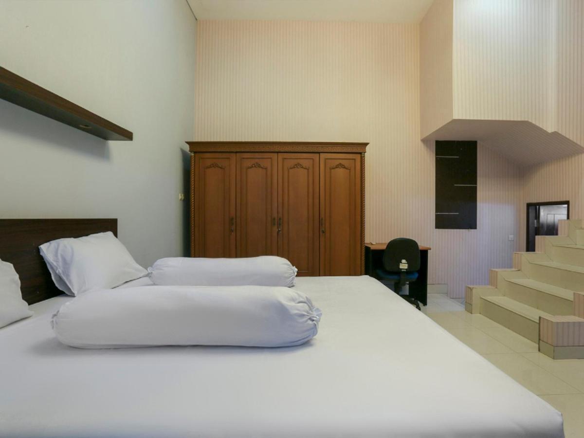 Oyo Life 3520 Indoniaga Palace Tangerang Ngoại thất bức ảnh