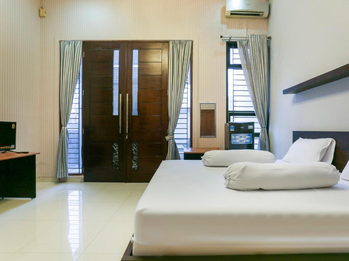 Oyo Life 3520 Indoniaga Palace Tangerang Ngoại thất bức ảnh