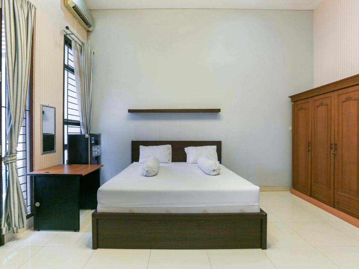 Oyo Life 3520 Indoniaga Palace Tangerang Ngoại thất bức ảnh