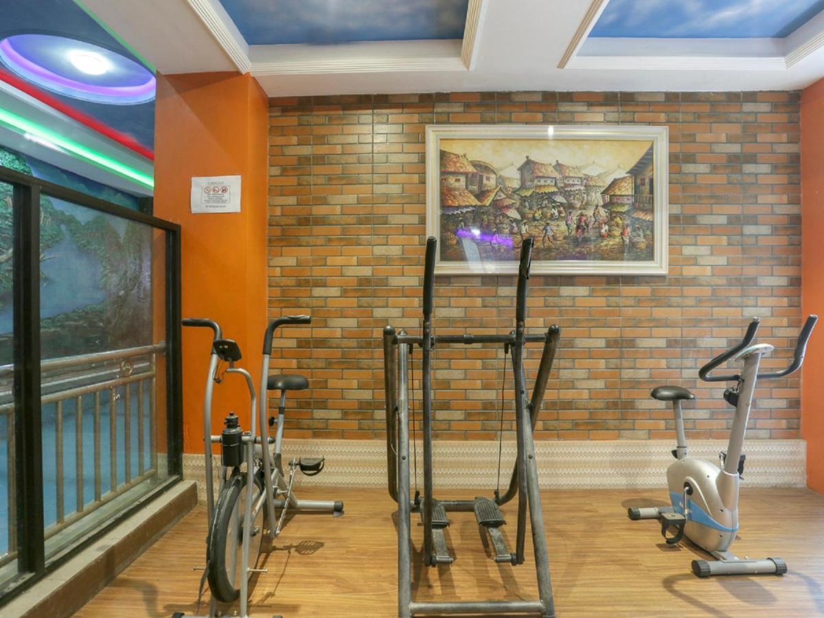 Oyo Life 3520 Indoniaga Palace Tangerang Ngoại thất bức ảnh