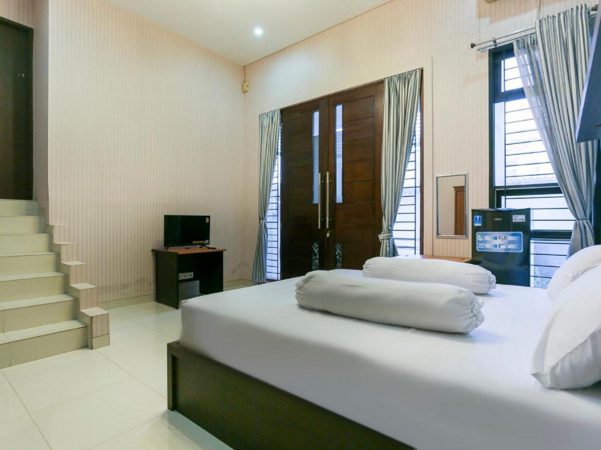 Oyo Life 3520 Indoniaga Palace Tangerang Ngoại thất bức ảnh