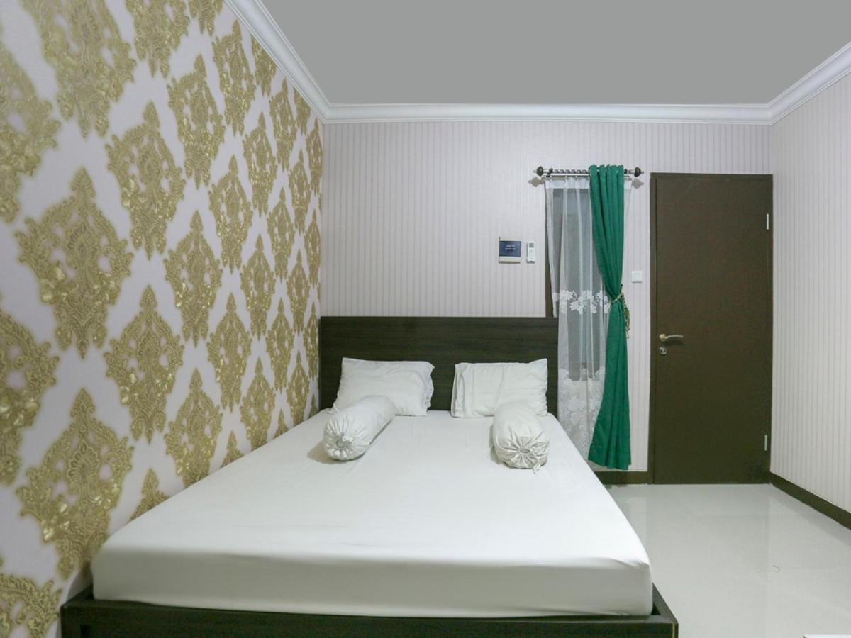 Oyo Life 3520 Indoniaga Palace Tangerang Ngoại thất bức ảnh