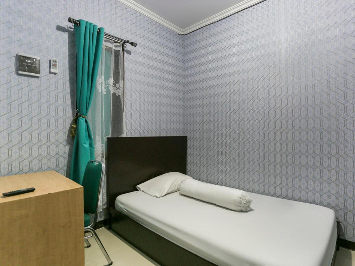 Oyo Life 3520 Indoniaga Palace Tangerang Ngoại thất bức ảnh