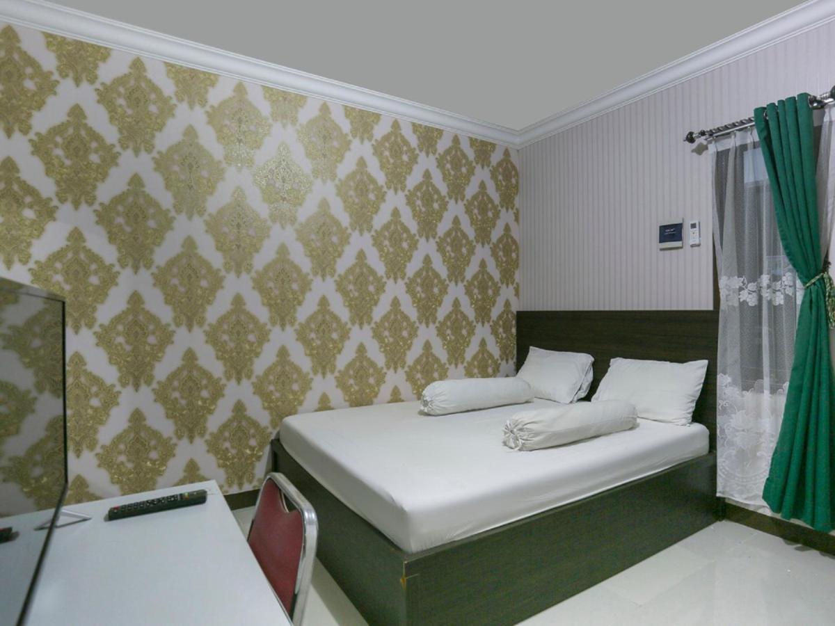 Oyo Life 3520 Indoniaga Palace Tangerang Ngoại thất bức ảnh
