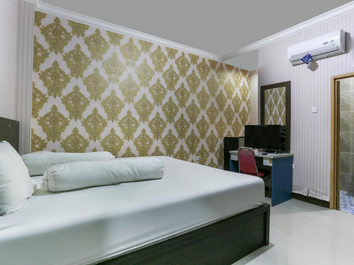 Oyo Life 3520 Indoniaga Palace Tangerang Ngoại thất bức ảnh