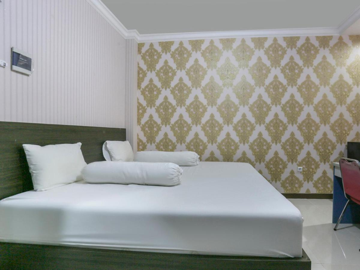Oyo Life 3520 Indoniaga Palace Tangerang Ngoại thất bức ảnh