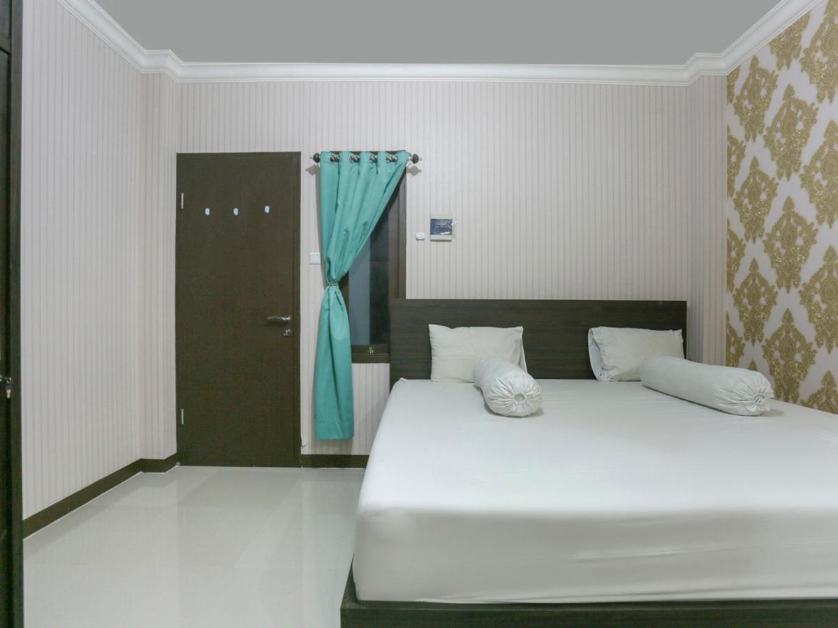 Oyo Life 3520 Indoniaga Palace Tangerang Ngoại thất bức ảnh